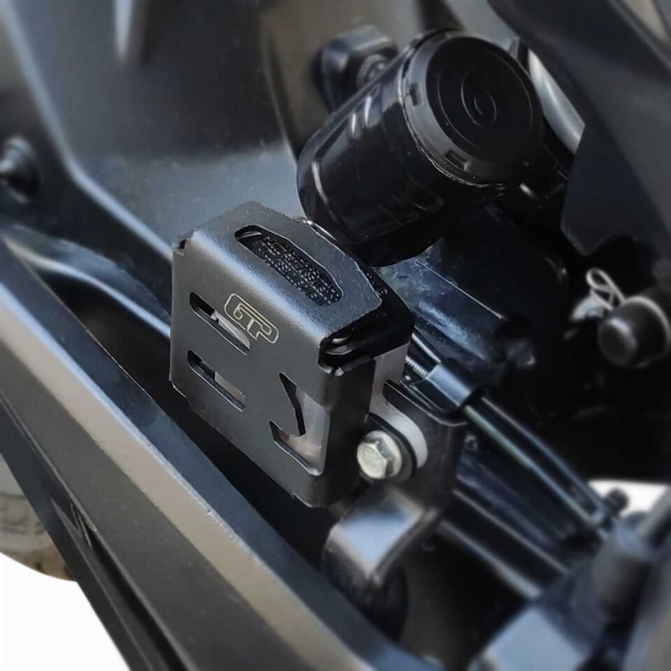 GP Kompozit Bajaj Dominar 250 / 400 2017-2024 Uyumlu Fren Rezervuarı Koruma Kapağı Siyah